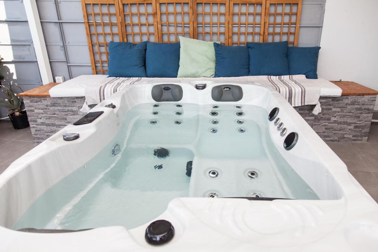 Gorgeous Penthouse With Private Jacuzzi And Amazing View! Leilighet Athen Eksteriør bilde